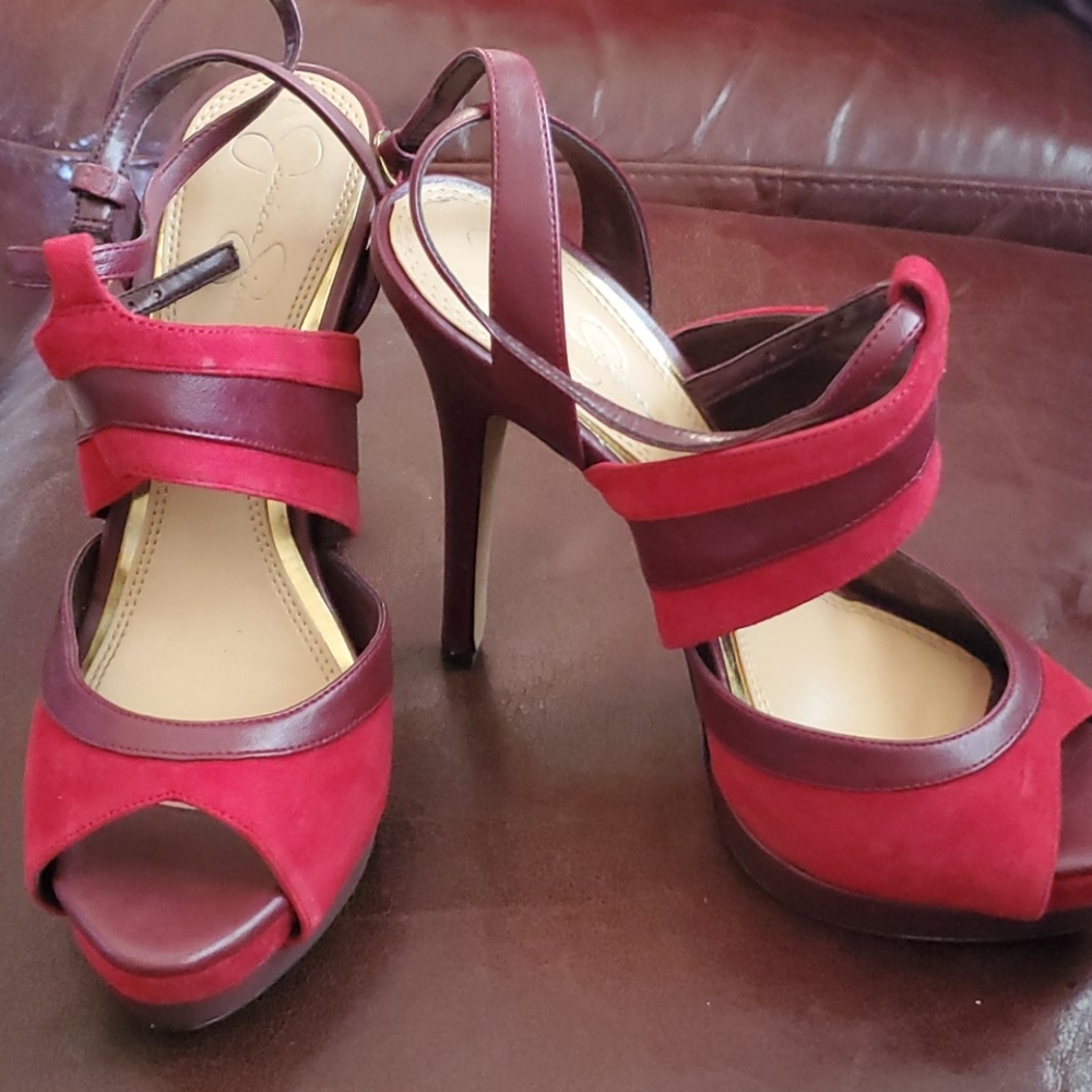 Heels - Picture 2 of 3